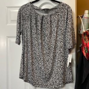 Liz Claiborne Career elbow sleeve top. New with tags